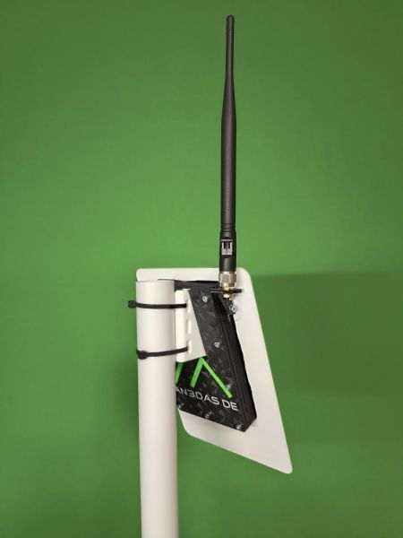 Datei:Low Budget Node hinten.jpg